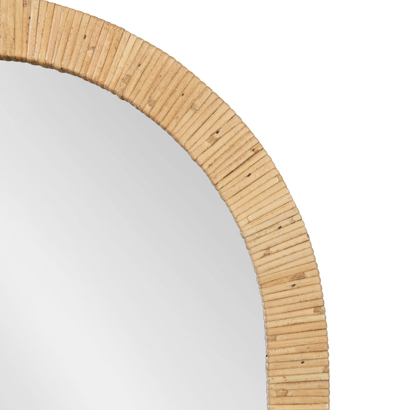 Close-up of the natural rattan frame curve