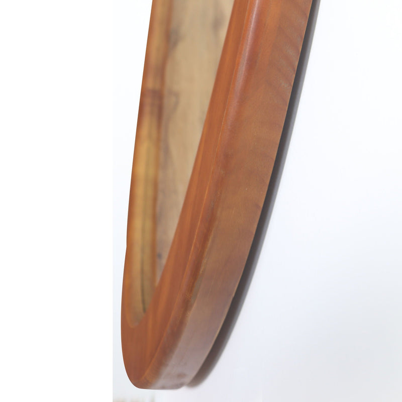 Close-up of the solid pine frame edge