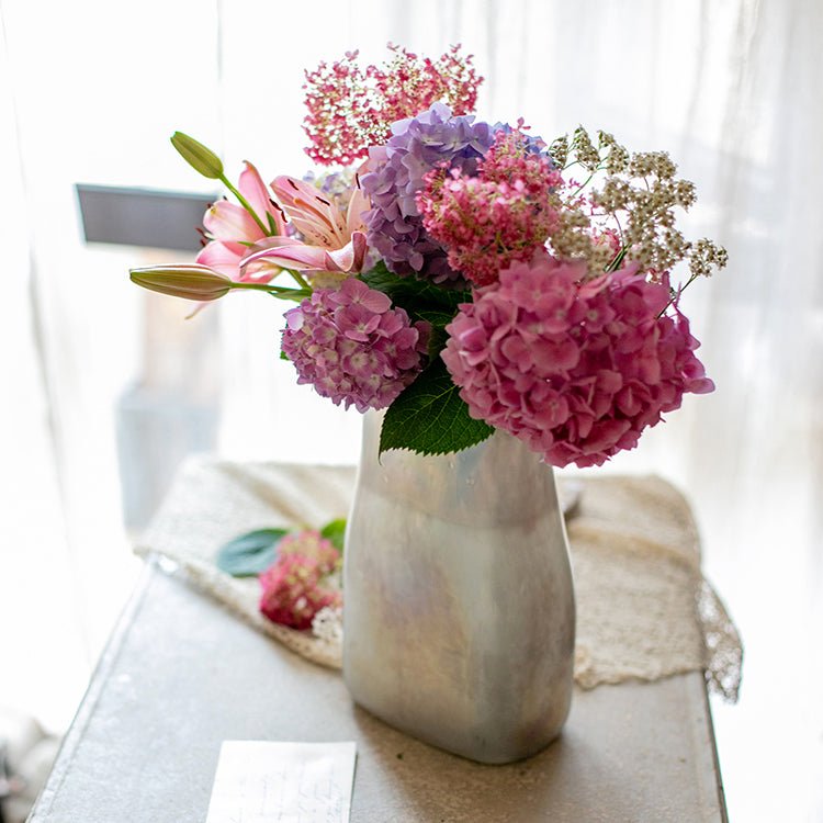 Gradient Art Vase with a mixed bouquet