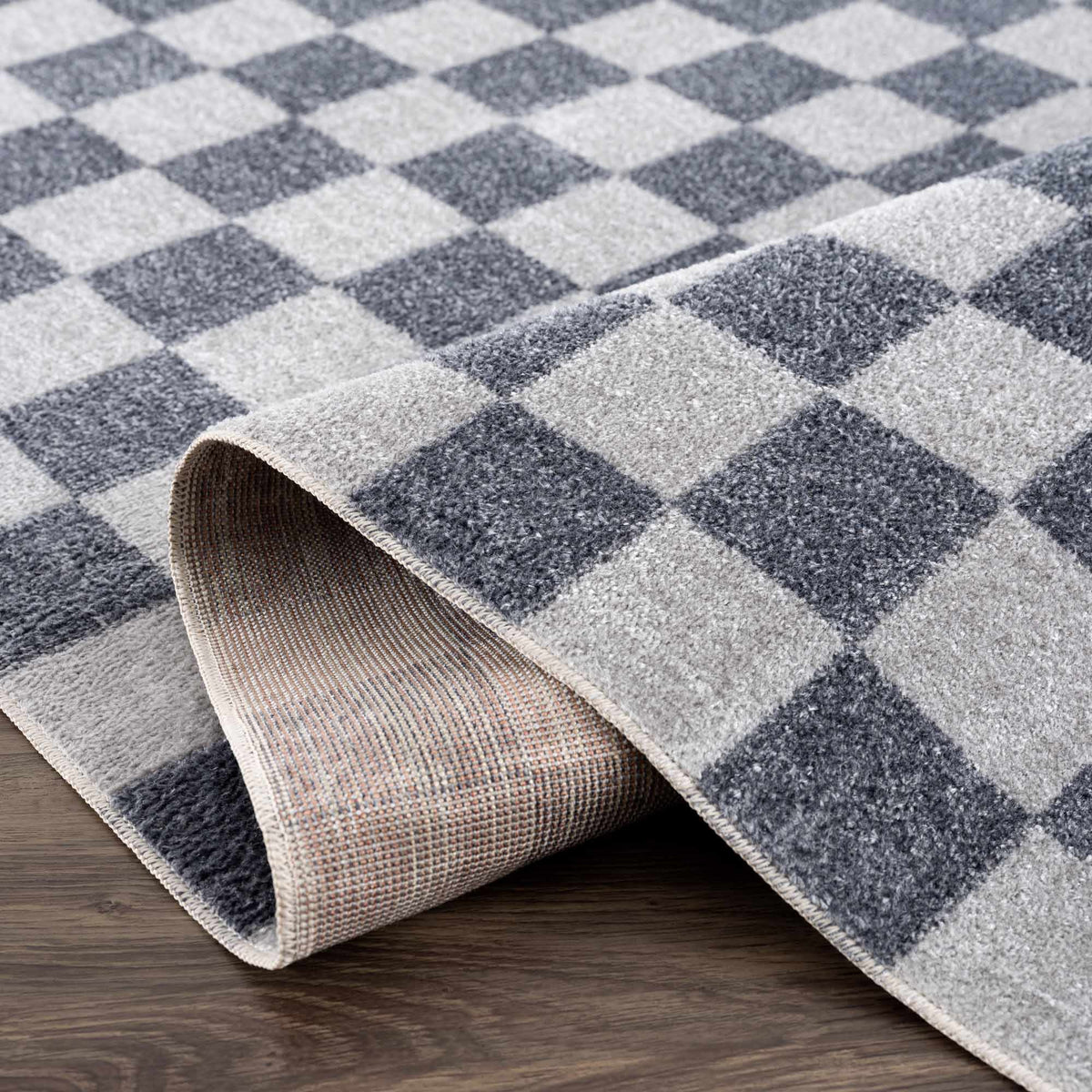 Alie rug folded over