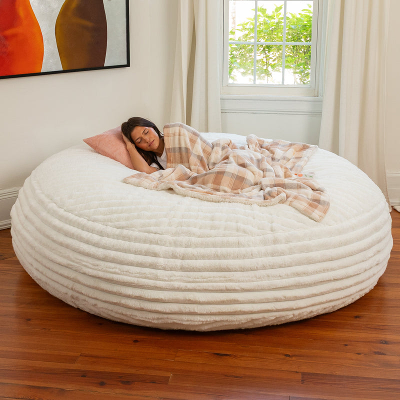 Cocoon 7 in Striped White Faux Fur