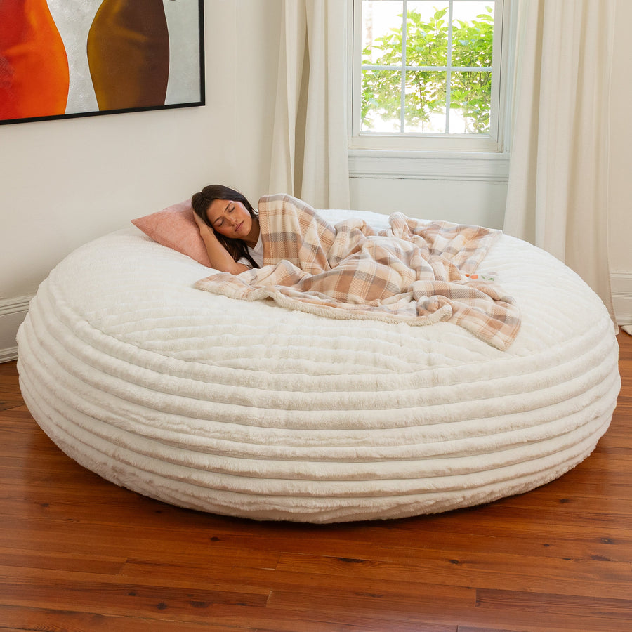 Cocoon 7 in Striped White Faux Fur
