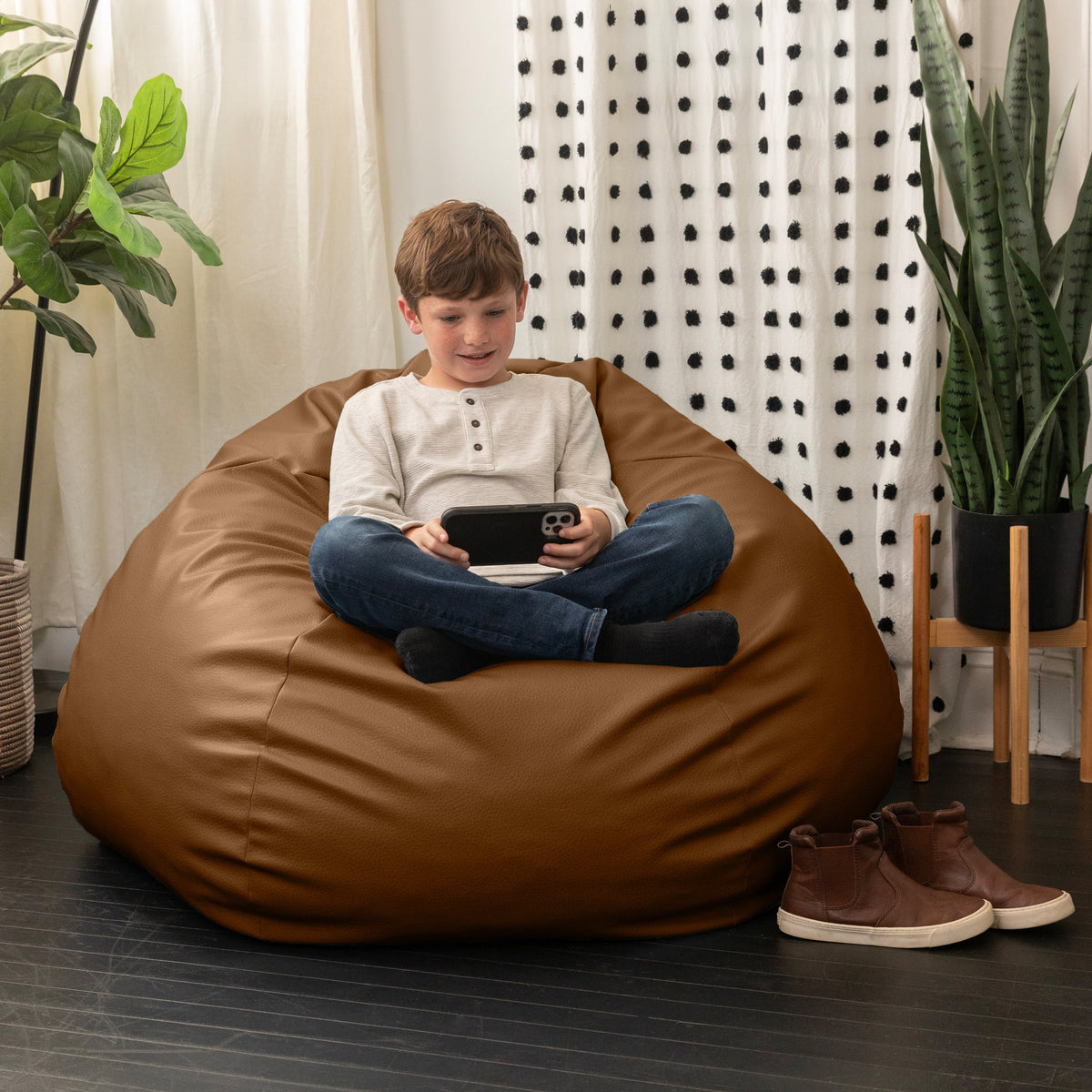 Pazi in Brown Cobblestone Faux Leather