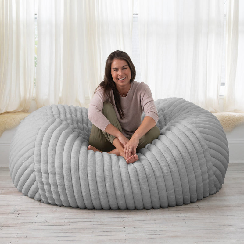 Lounger 6 in Striped Gray Faux Fur