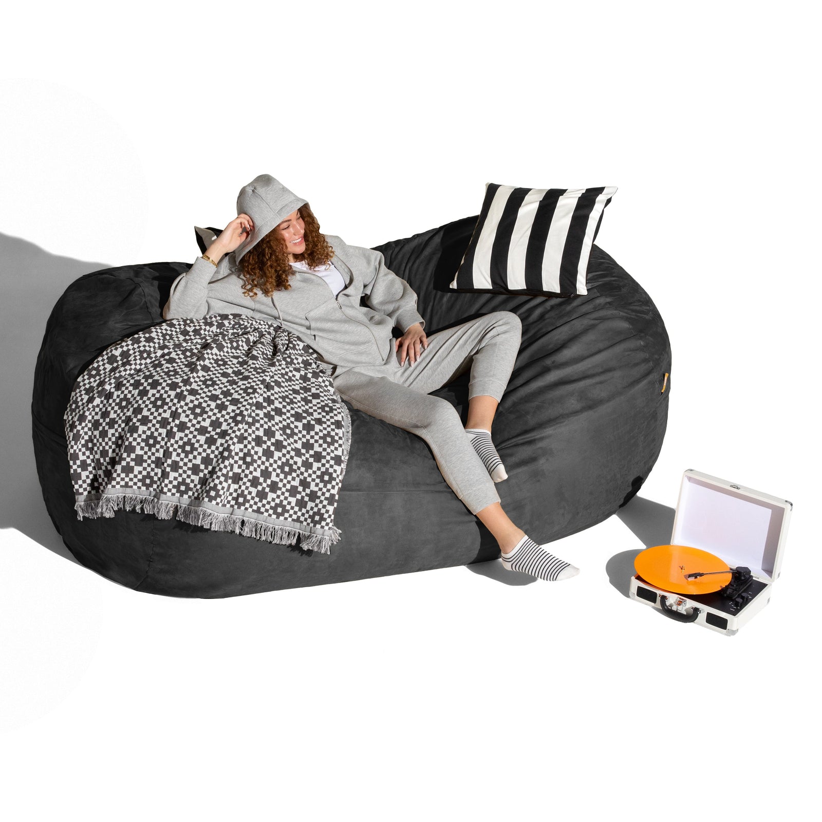 Lounger 7 in Black Microsuede