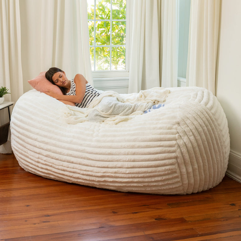 Lounger 7 in Striped White Faux Fur