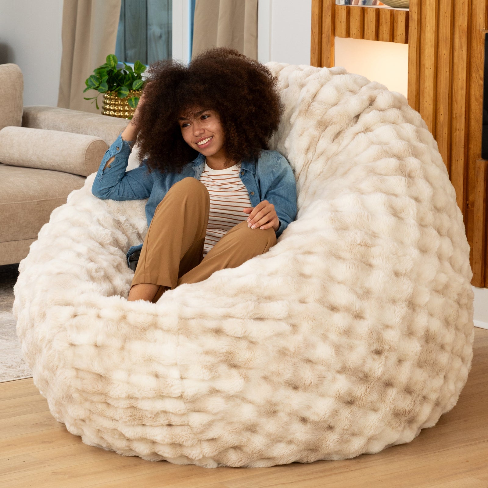 Big Snuggler by Raven-Symoné in Phantom Cream Faux Fur
