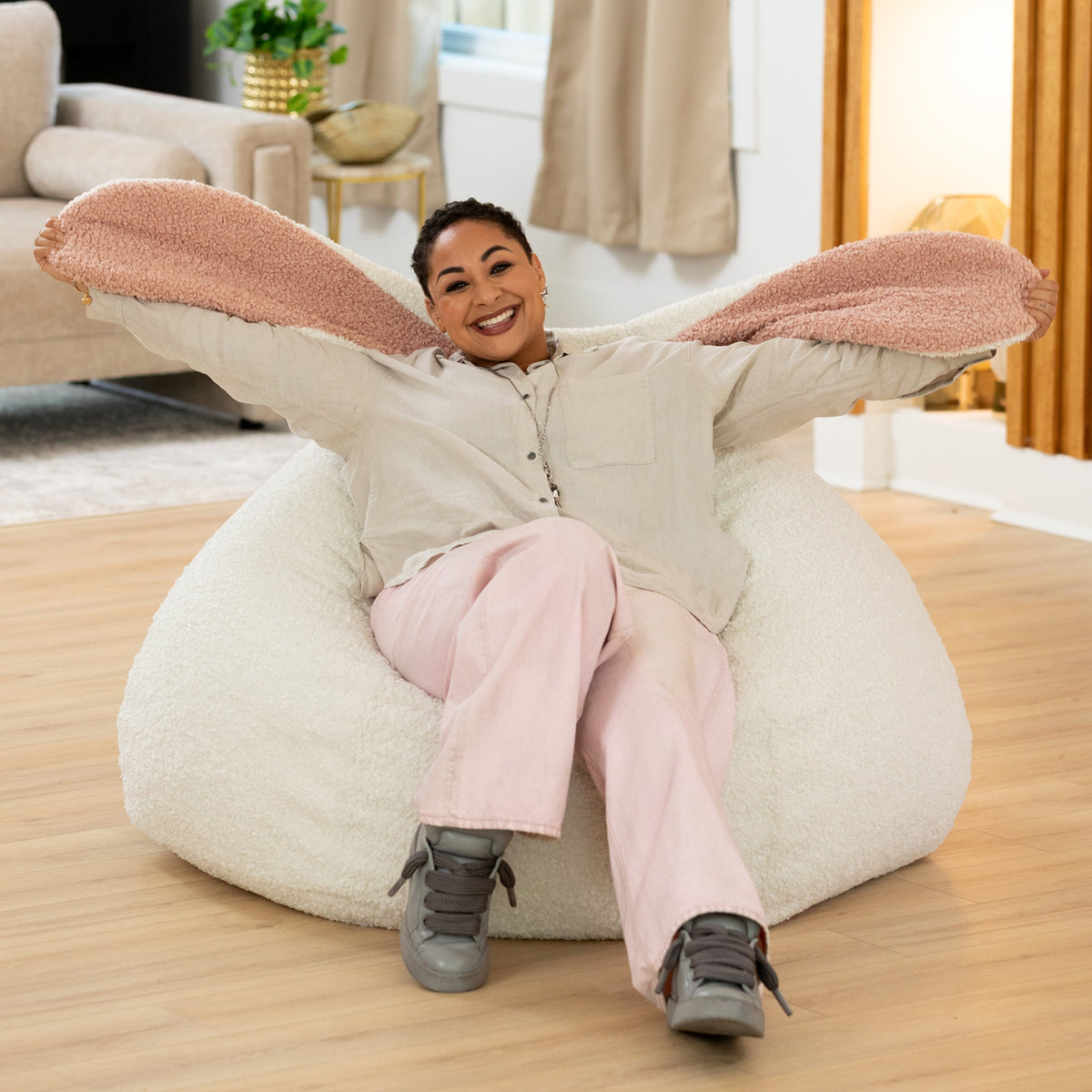 HopSeat by Raven-Symoné in White Sherpa