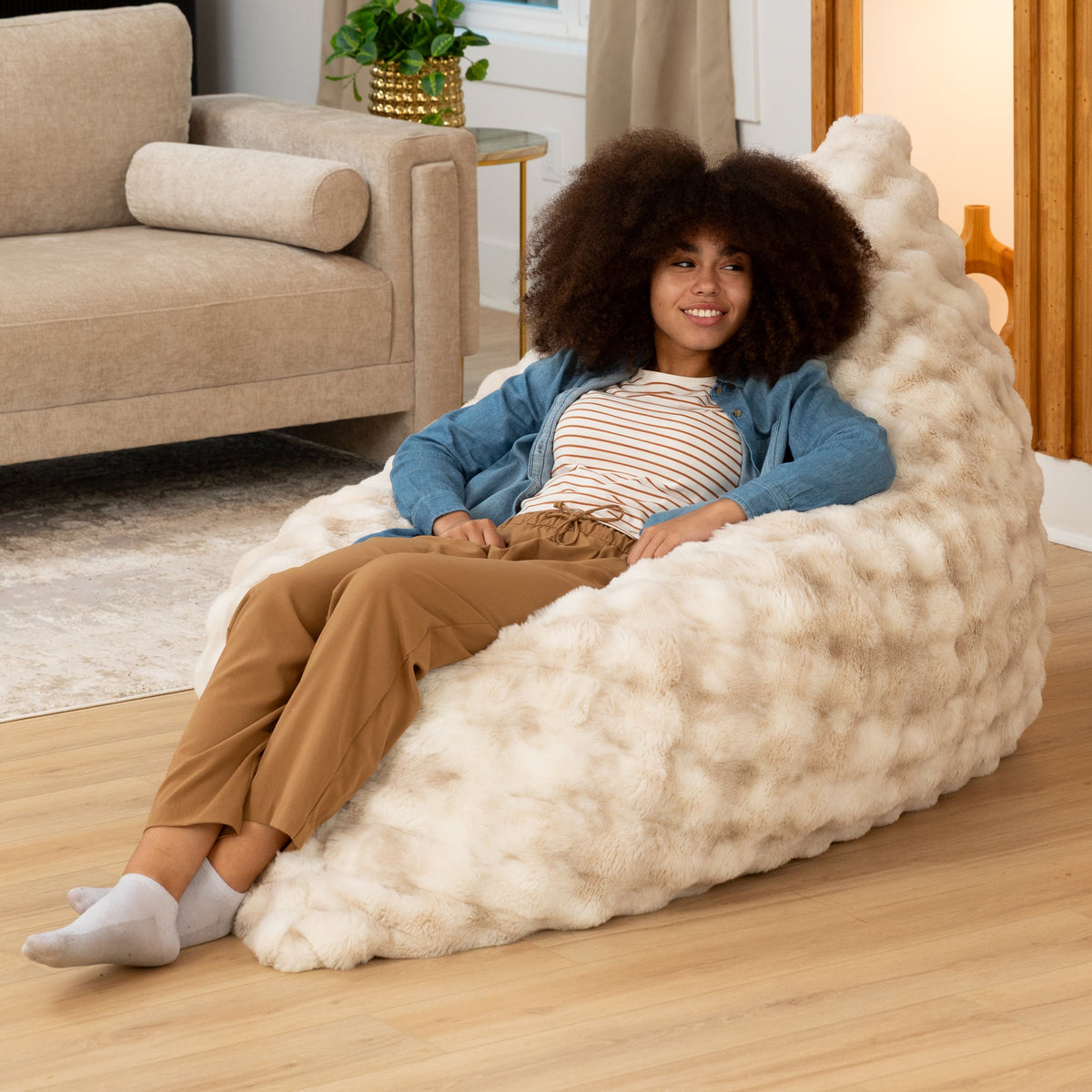 LoungePuff by Raven-Symoné in Phantom Cream Faux Fur