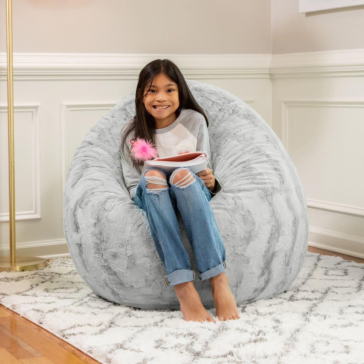 Cocoon 4 in Silver Faux Fur